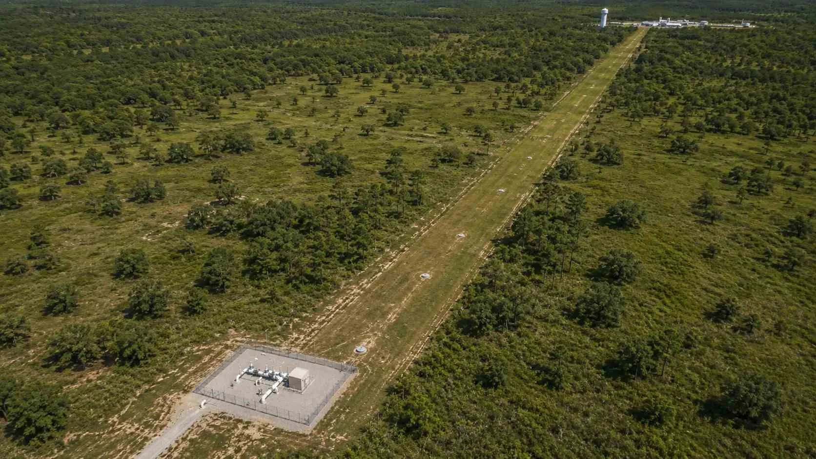 Surface water transmission pipeline connecting SJRA delivery point to Houston area MUD distribution system.