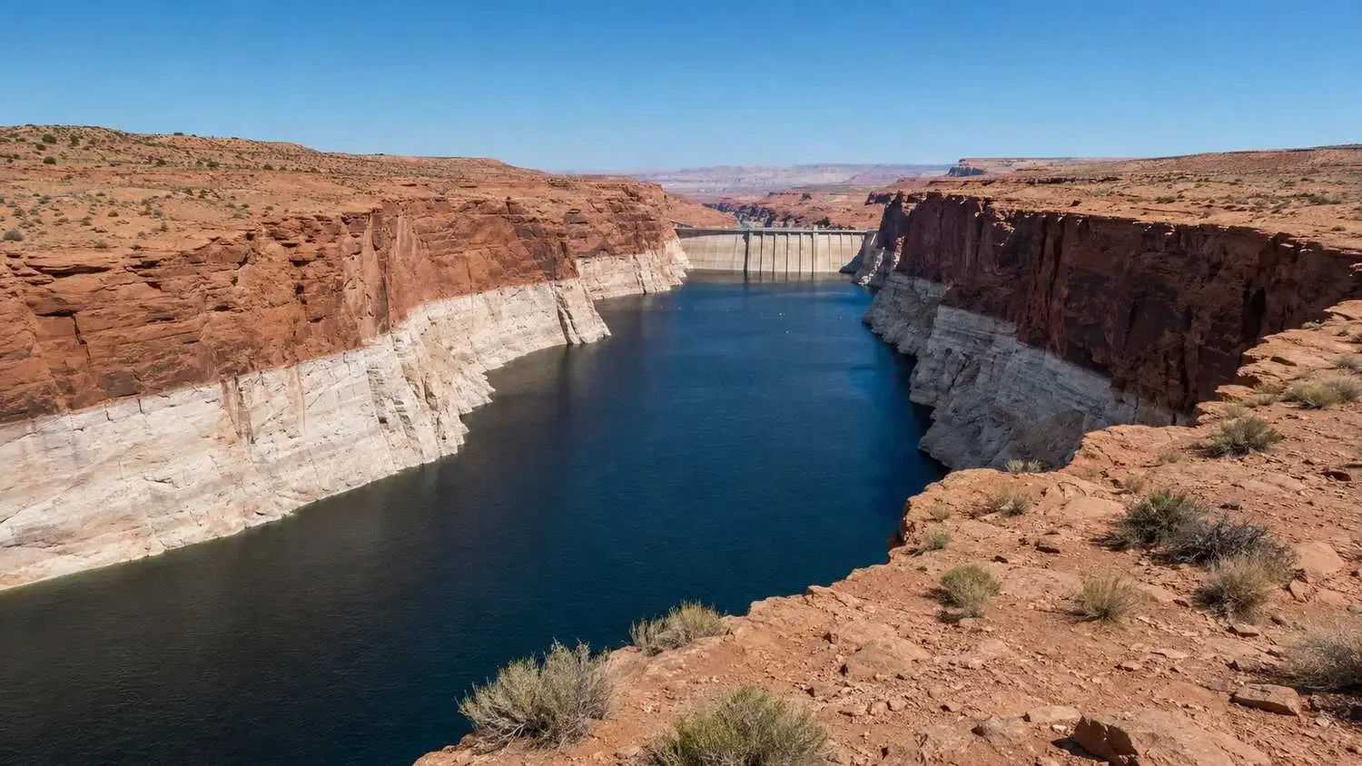 Low water levels at Lake Mead showing bathtub ring.